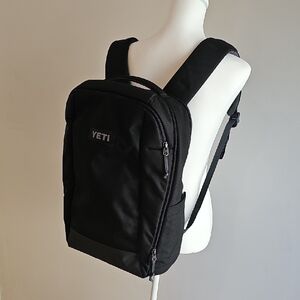 YETI CROSSROADS 23 Classic Black Backpack